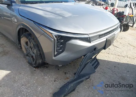 2025 Kia K4 Lxs z USA, uszkodzony, nr VIN 3KPFT4DE8SE091625